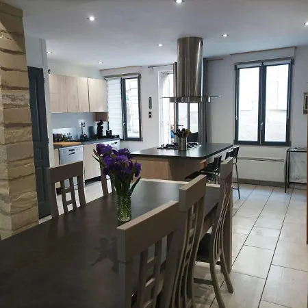 Agreable Maison De Ville Tout Confort Loudun Exterior photo
